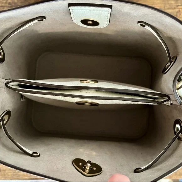 Kate Spade Leather Marti Small Bucket Bag Shoulder Crossbody White Silver - Picture 9 of 12